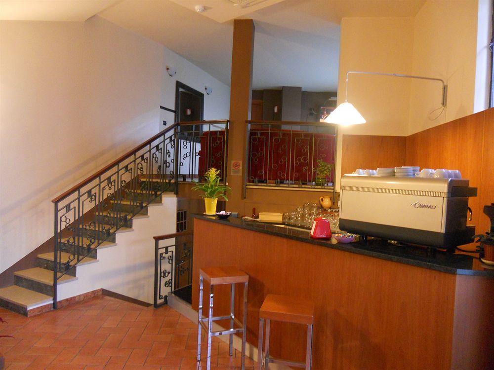 Hotel Vista Lago Brunate Buitenkant foto