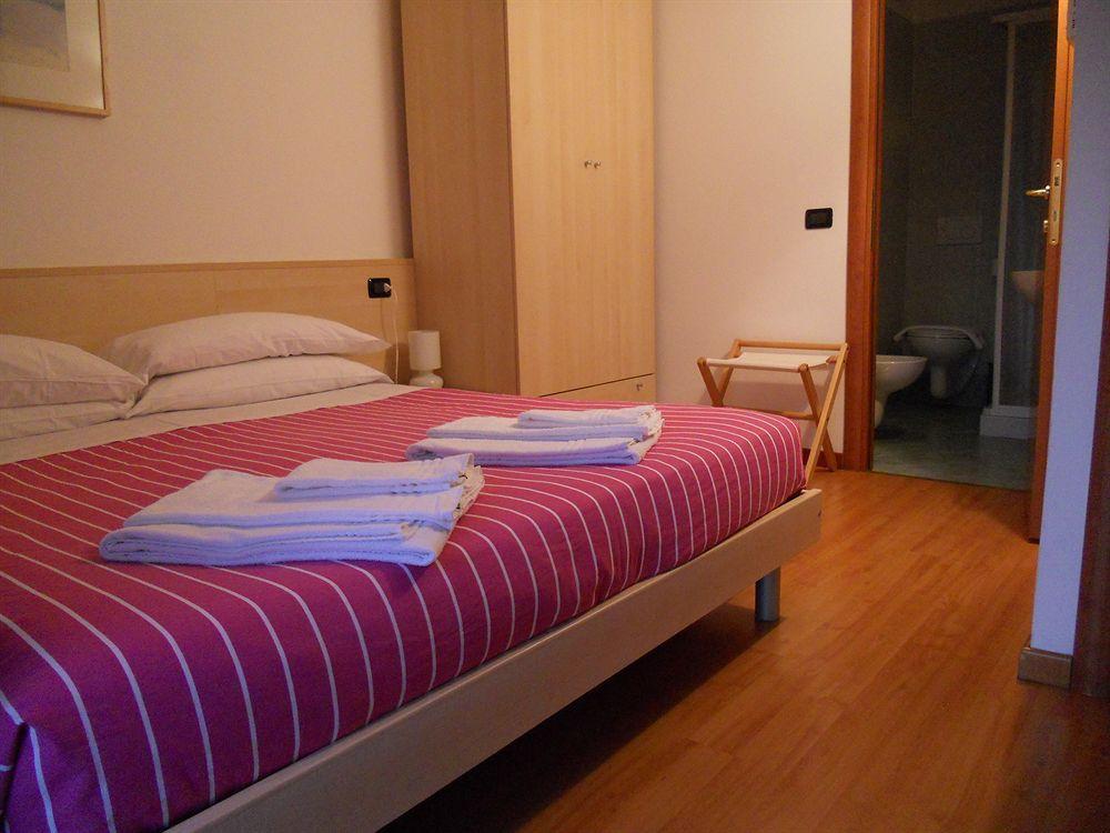 Hotel Vista Lago Brunate Buitenkant foto