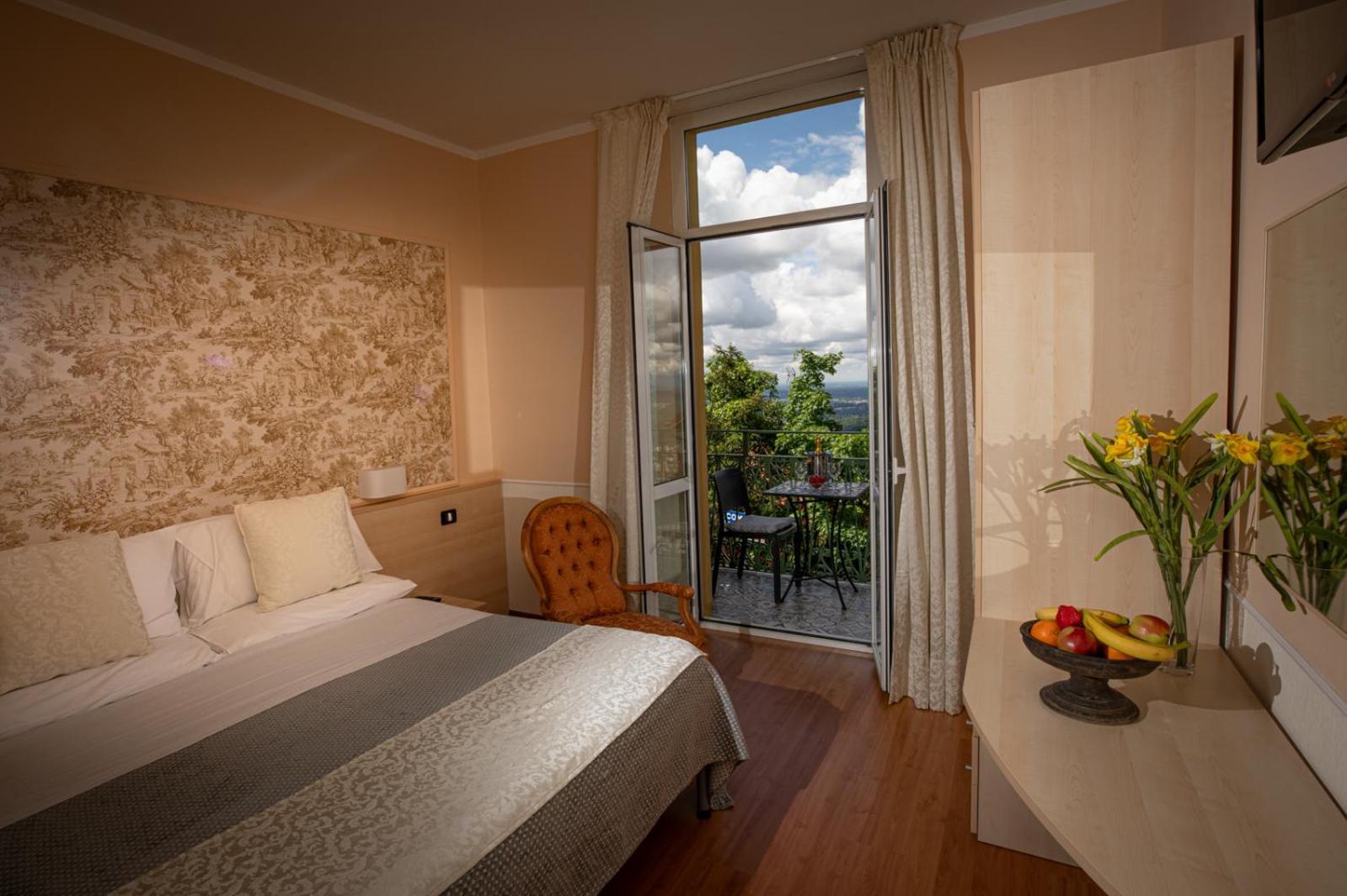Hotel Vista Lago Brunate Buitenkant foto