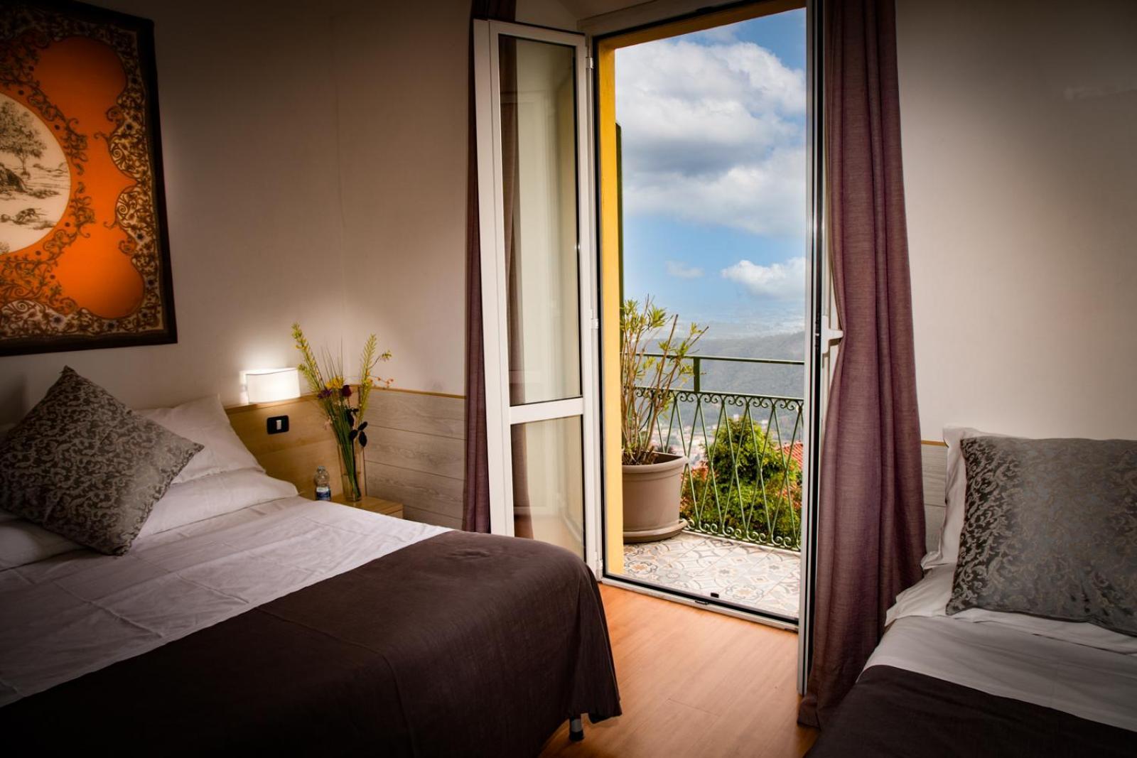Hotel Vista Lago Brunate Buitenkant foto