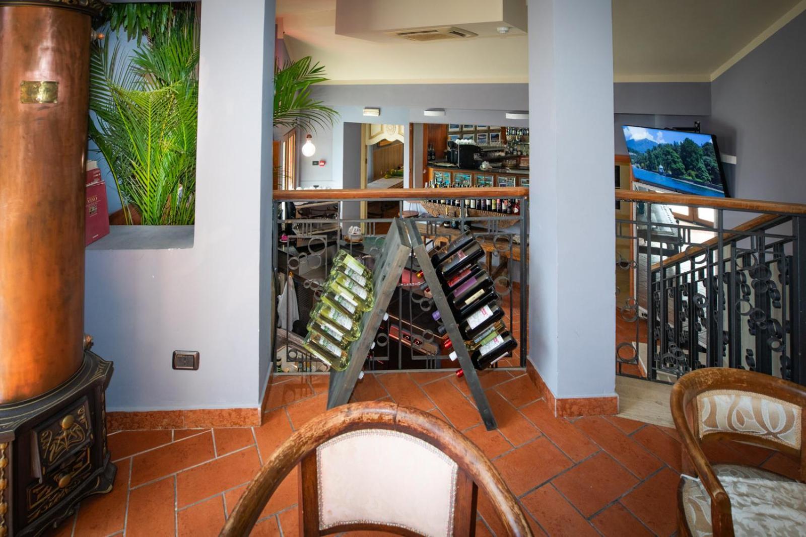 Hotel Vista Lago Brunate Buitenkant foto