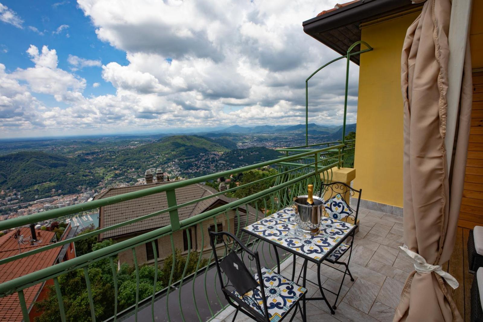 Hotel Vista Lago Brunate Buitenkant foto