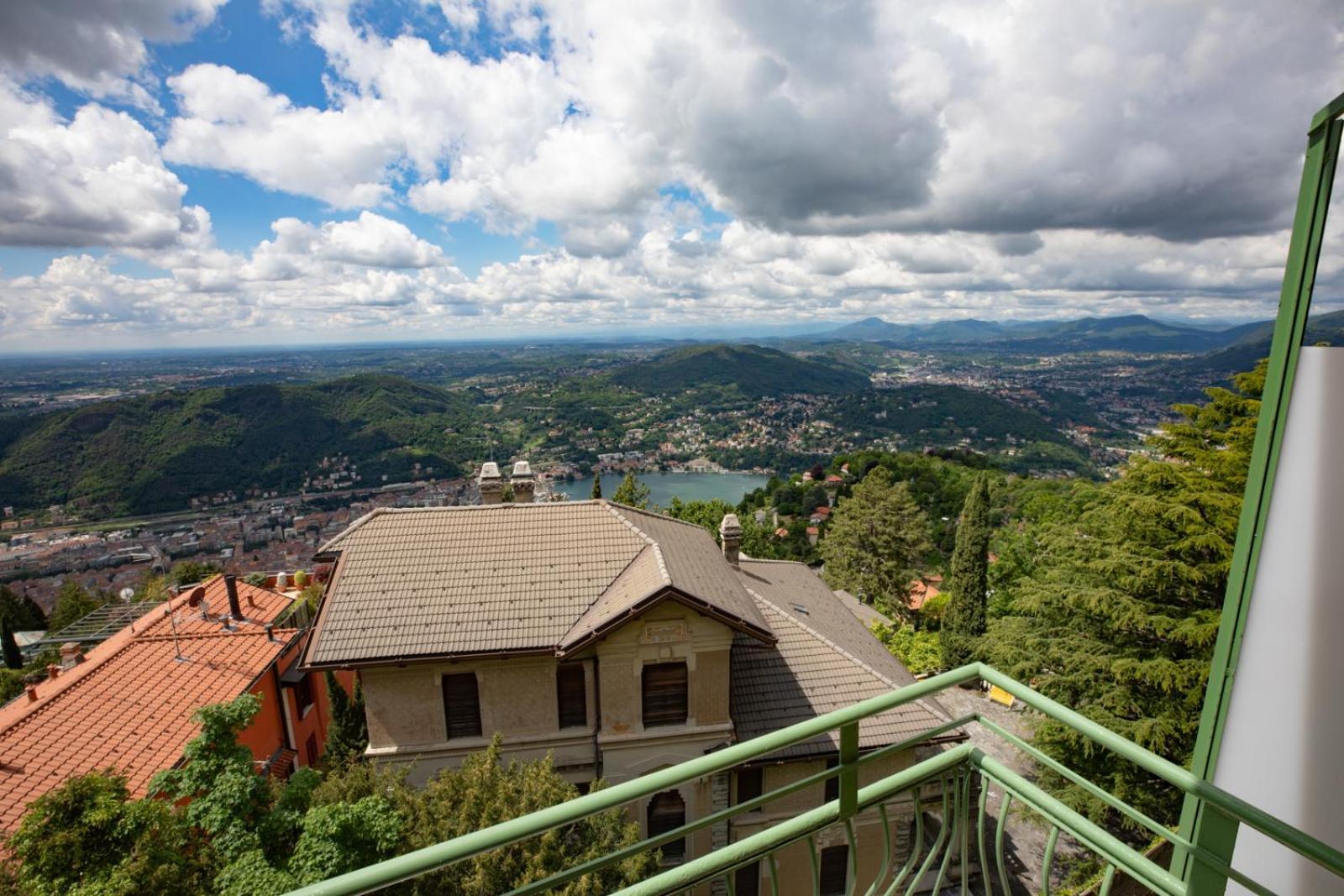 Hotel Vista Lago Brunate Buitenkant foto