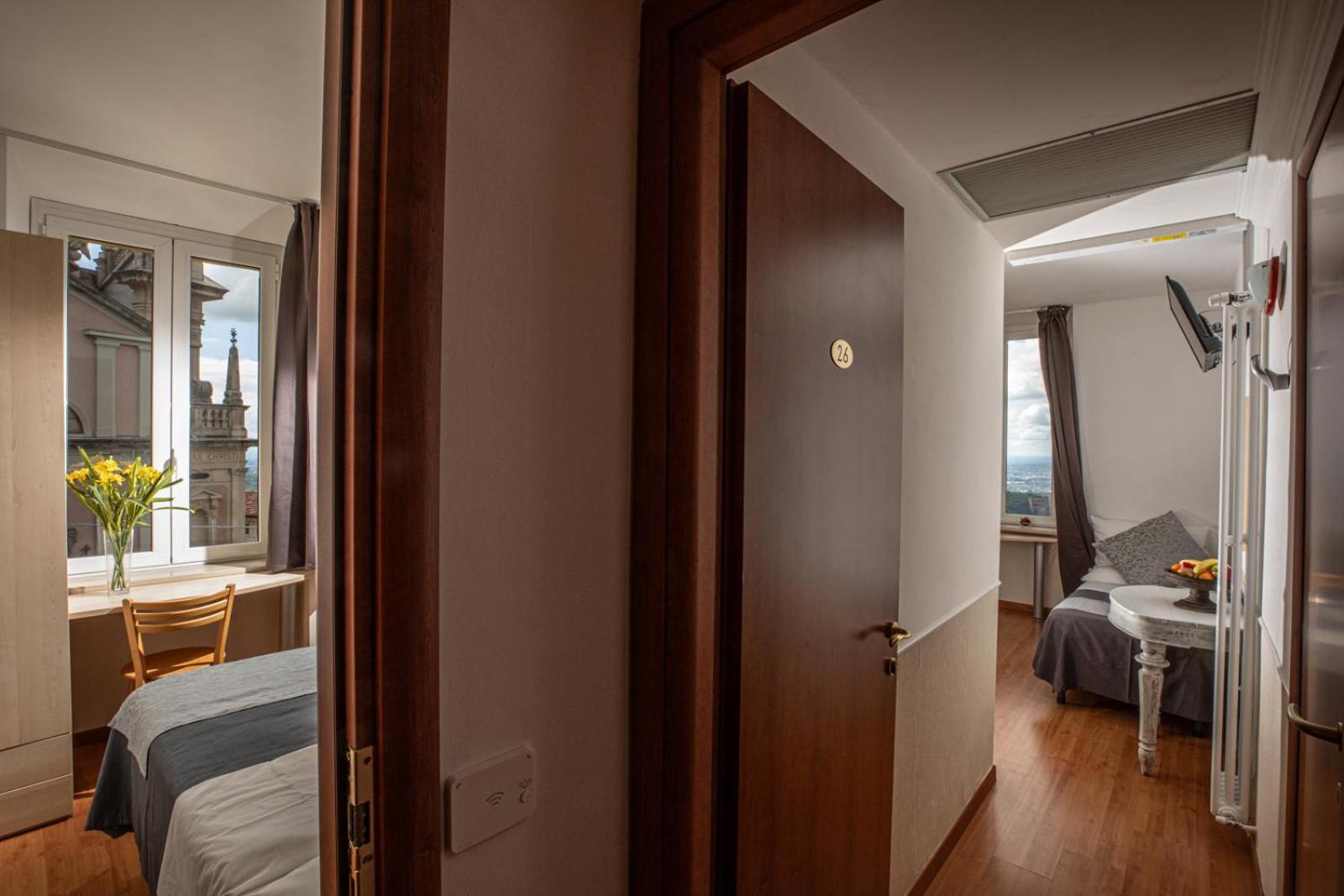 Hotel Vista Lago Brunate Buitenkant foto