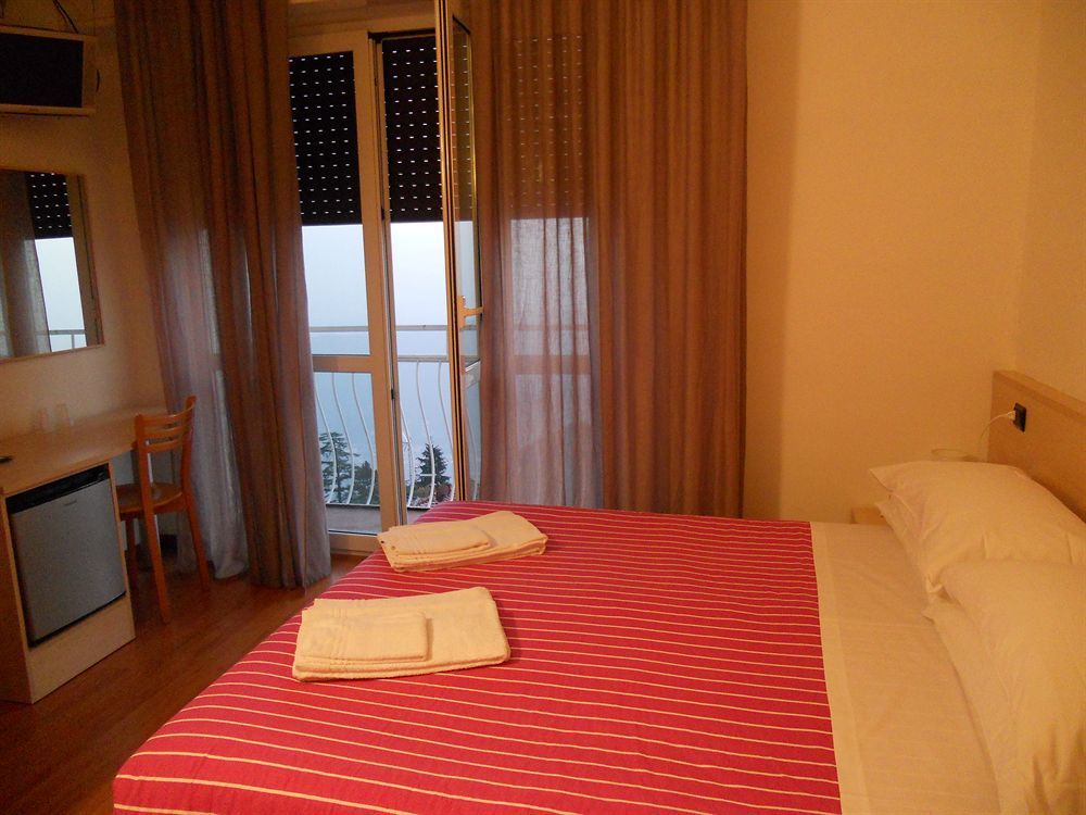 Hotel Vista Lago Brunate Buitenkant foto